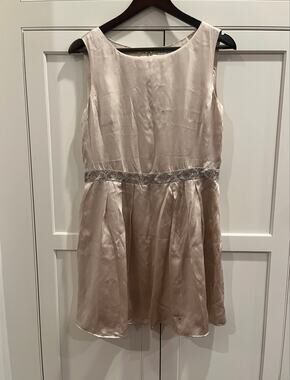 1.2.3 Paris Silk Cocktail Dress Sz 44 Champagne Embellished Beaded Waist Pleated